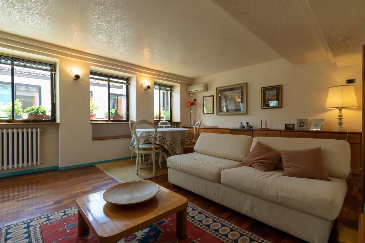 Attico Di Charme Bed & Breakfast Verona Exterior photo