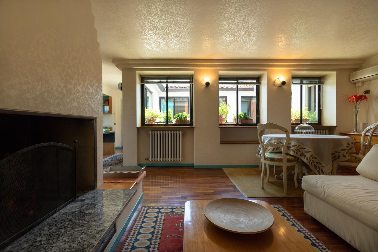 Attico Di Charme Bed & Breakfast Verona Exterior photo