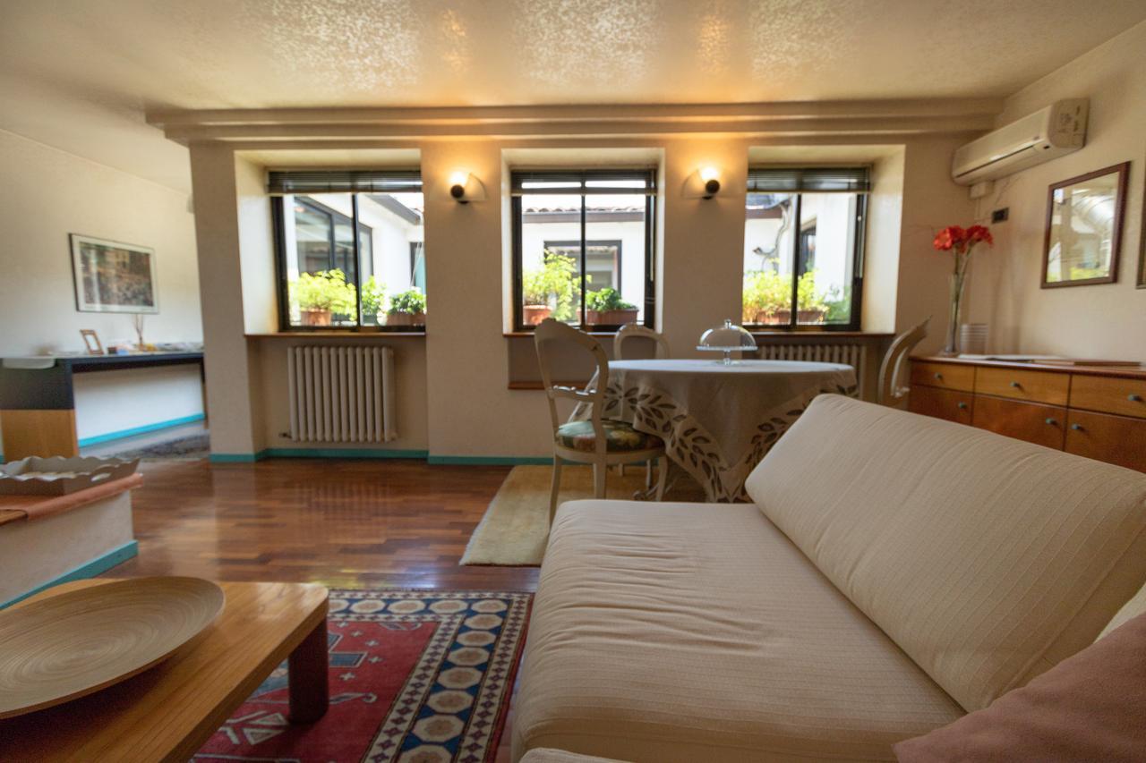 Attico Di Charme Bed & Breakfast Verona Exterior photo