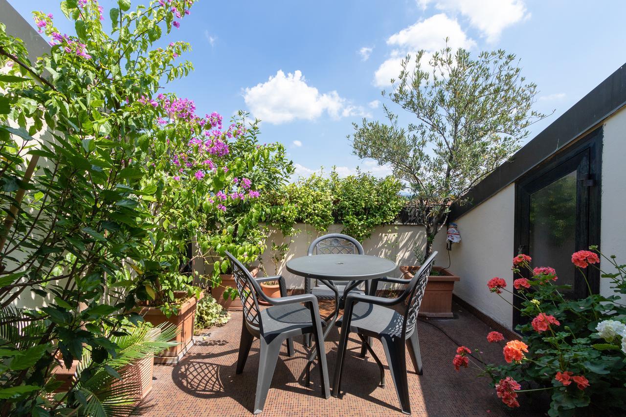 Attico Di Charme Bed & Breakfast Verona Exterior photo